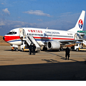 大连机场货运航空快运业稳步发展的原因是什么？